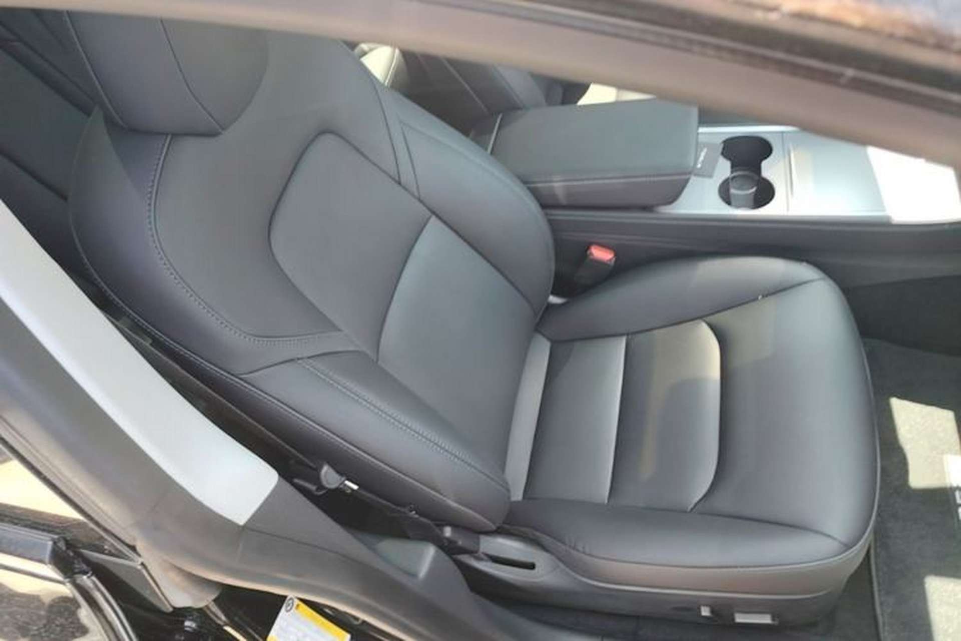 Used Tesla Model 3 2022 Rear-Wheel-Drive Version Right Front Seat