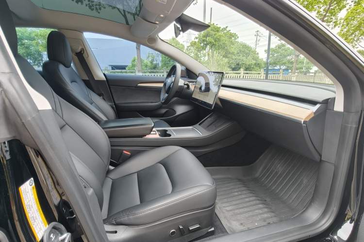 Used Tesla Model 3 2022 Rear-Wheel-Drive Version Right Front Seat