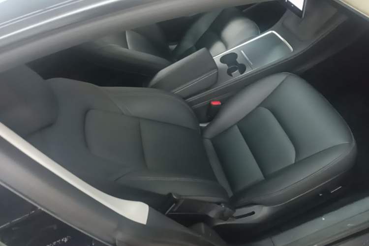 Used Tesla Model 3 2022 Rear-Wheel-Drive Version Right Front Seat