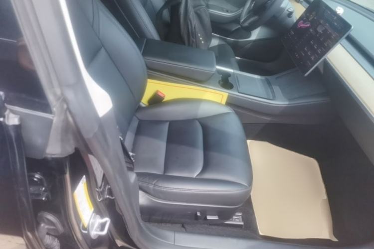 Used Tesla Model 3 2022 Rear-Wheel-Drive Version Right Front Seat