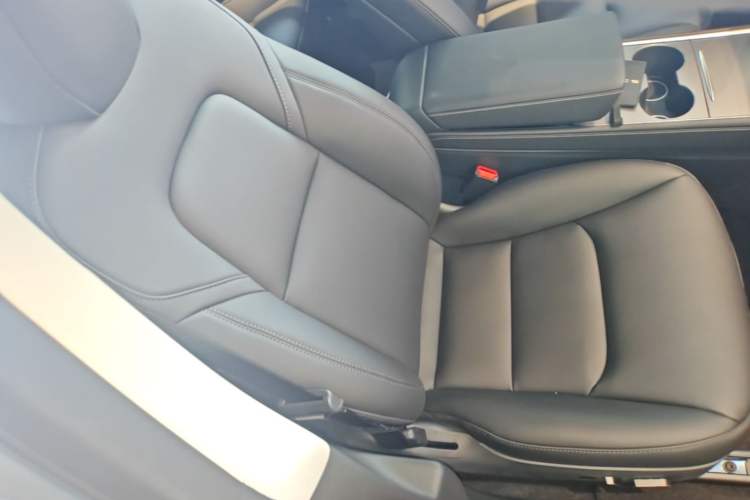 Used Tesla Model 3 2022 Performance High-Performance All-Wheel-Drive Version Right Front Seat