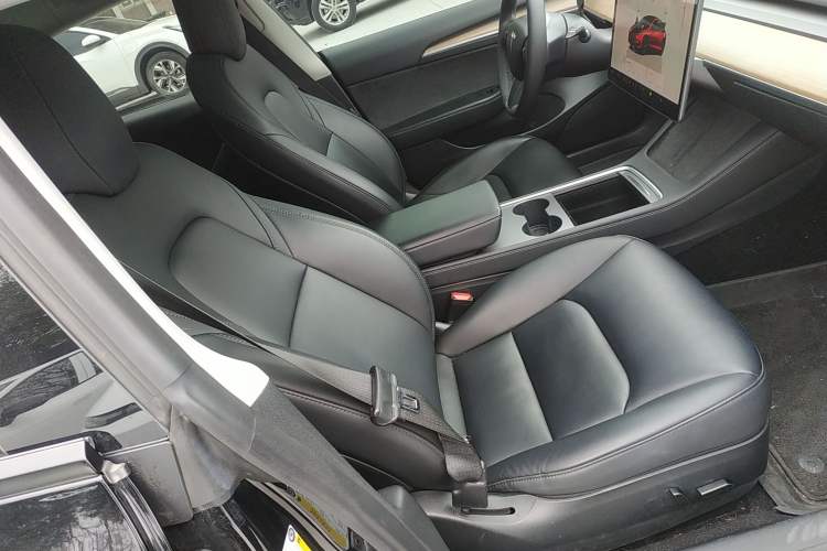 Used Tesla Model 3 2022 Rear-Wheel-Drive Version Right Front Seat
