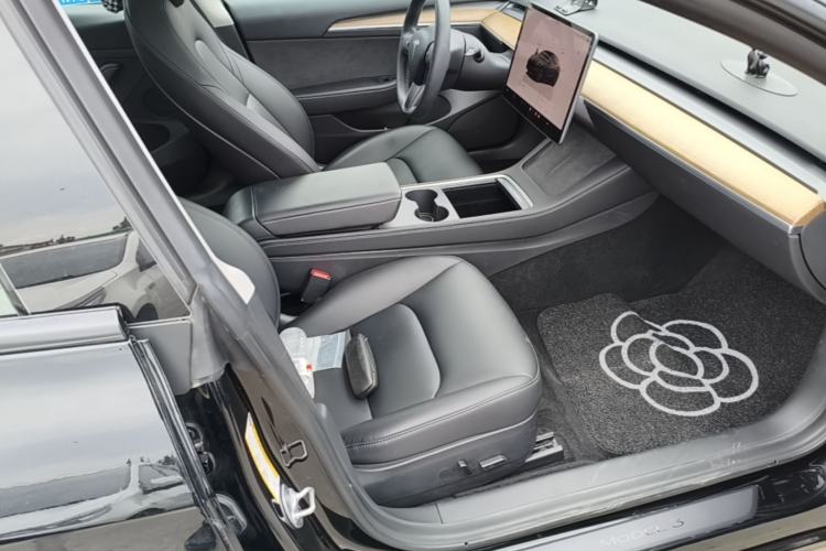 Used Tesla Model 3 2022 Rear-Wheel-Drive Version Right Front Seat