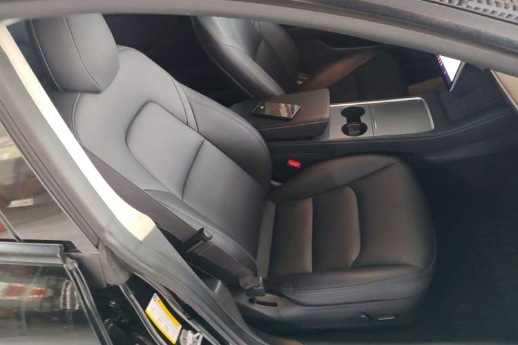 Used Tesla Model 3 2022 Rear-Wheel-Drive Version Right Front Seat
