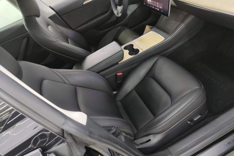 Used Tesla Model 3 2022 Rear-Wheel-Drive Version Right Front Seat