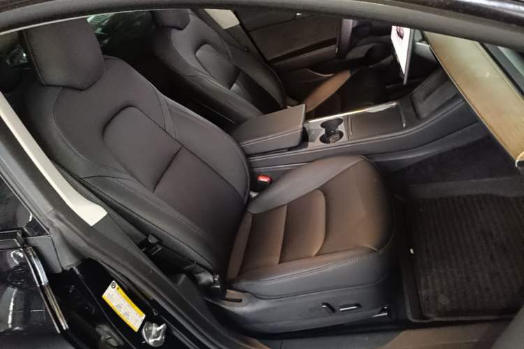 Used Tesla Model 3 2022 Performance High-Performance All-Wheel-Drive Version Right Front Seat