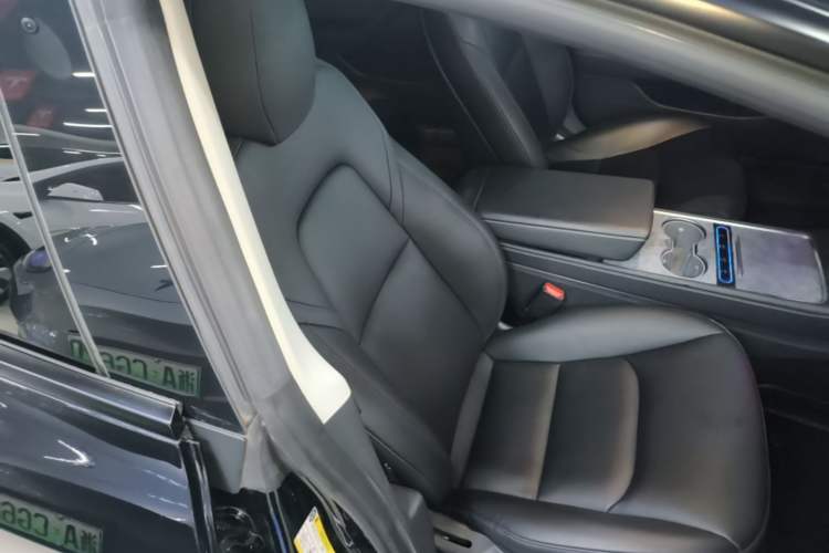 Used Tesla Model 3 2022 Rear-Wheel-Drive Version Right Front Seat