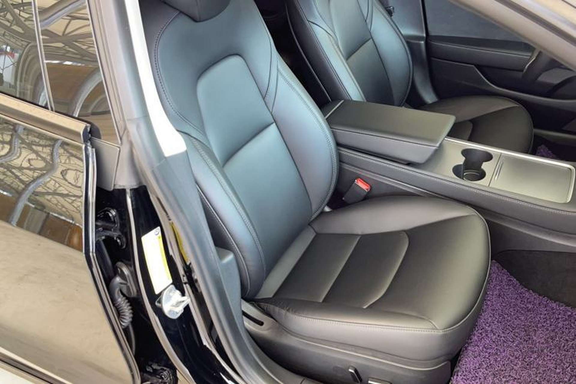 Used Tesla Model 3 2022 Rear-Wheel-Drive Version Right Front Seat