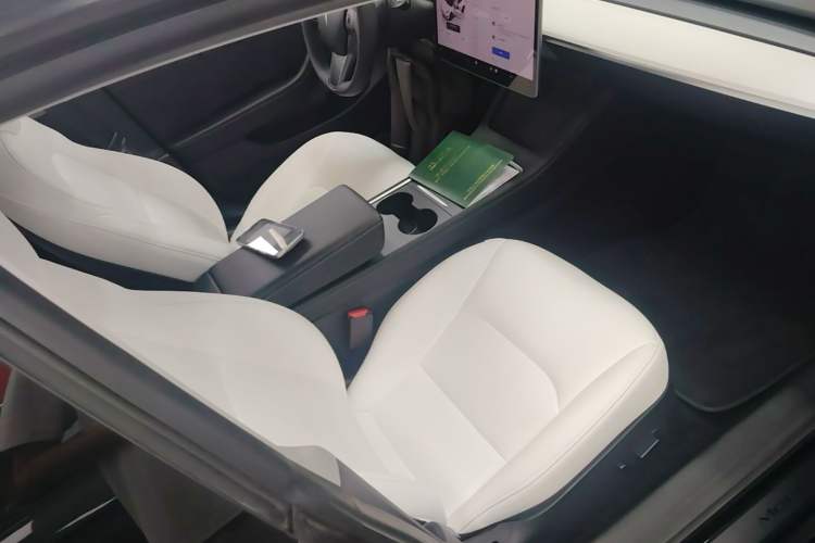 Used Tesla Model 3 2022 Performance High-Performance All-Wheel-Drive Version Right Front Seat