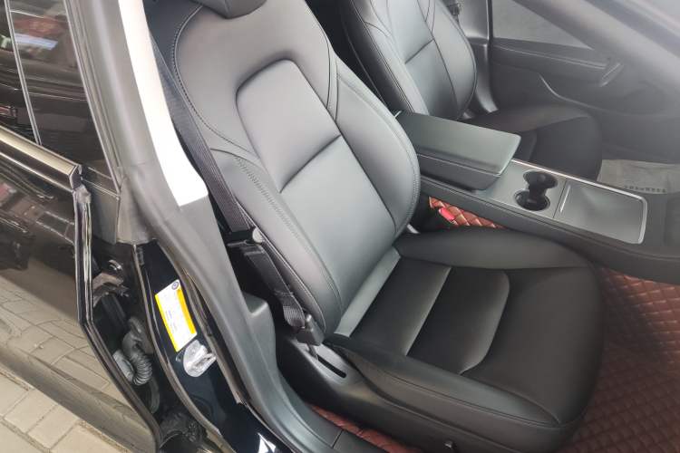 Used Tesla Model 3 2022 Rear-Wheel-Drive Version Right Front Seat