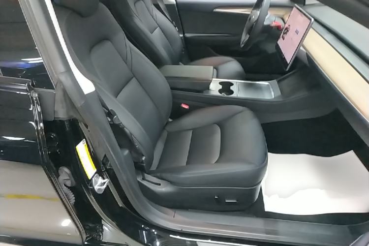 Used Tesla Model 3 2022 Rear-Wheel-Drive Version Right Front Seat