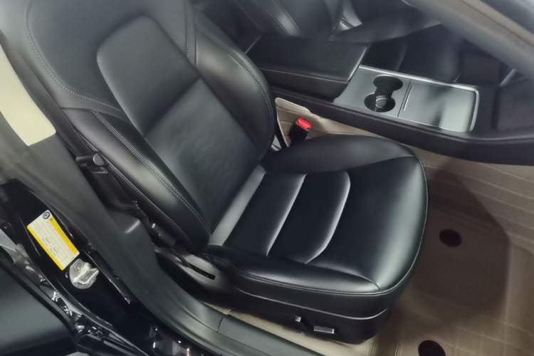 Used Tesla Model 3 2022 Rear-Wheel-Drive Version Right Front Seat