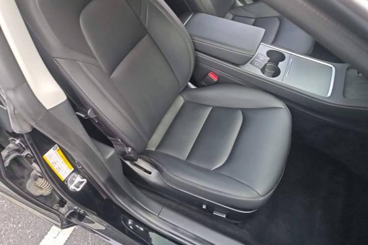 Used Tesla Model 3 2022 Rear-Wheel-Drive Version Right Front Seat