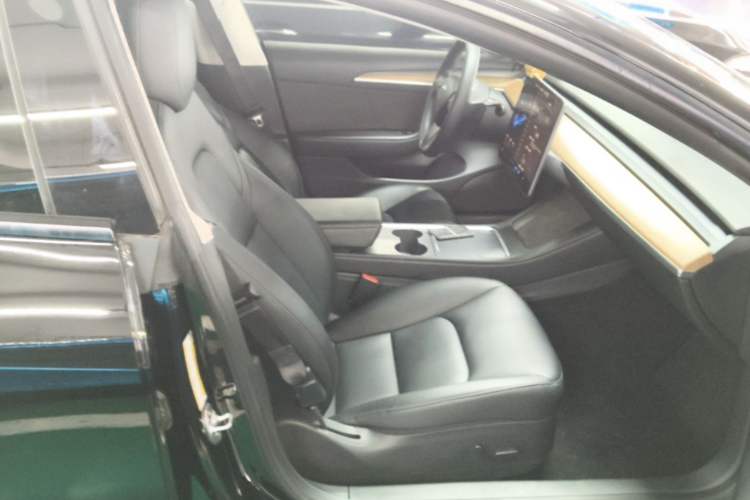 Used Tesla Model 3 2022 Rear-Wheel-Drive Version Right Front Seat