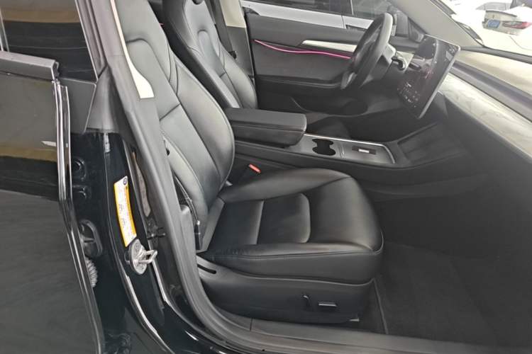 Used Tesla Model 3 2022 Performance High-Performance All-Wheel-Drive Version Right Front Seat