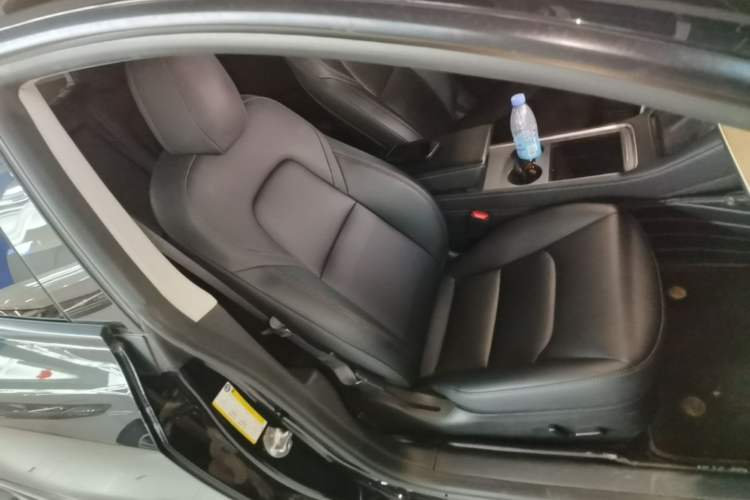 Used Tesla Model 3 2022 Rear-Wheel-Drive Version Right Front Seat