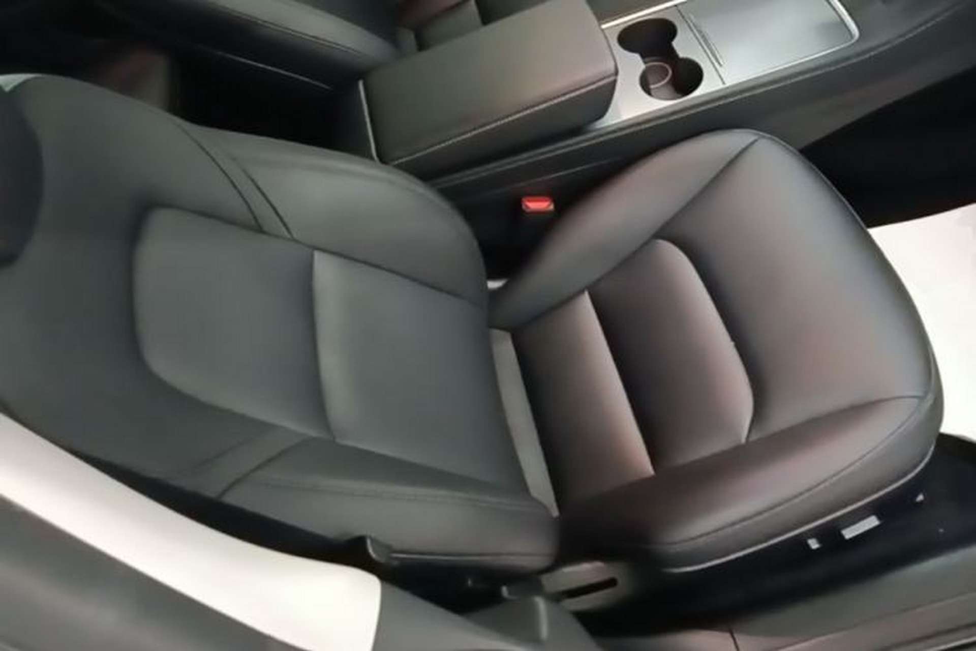 Used Tesla Model 3 2022 Rear-Wheel-Drive Version Right Front Seat