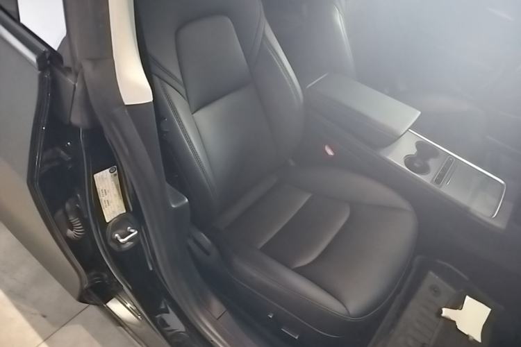 Used Tesla Model 3 2022 Rear-Wheel-Drive Version Right Front Seat