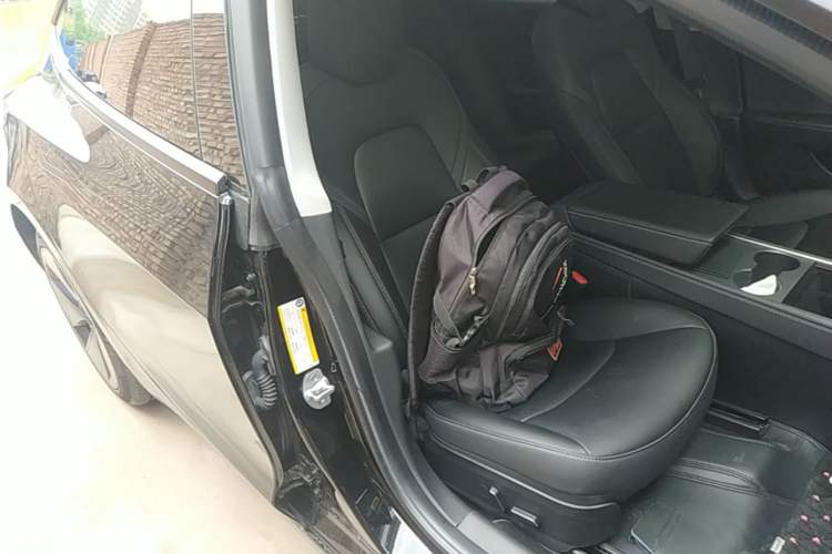 Used Tesla Model 3 2022 Rear-Wheel-Drive Version Right Front Seat