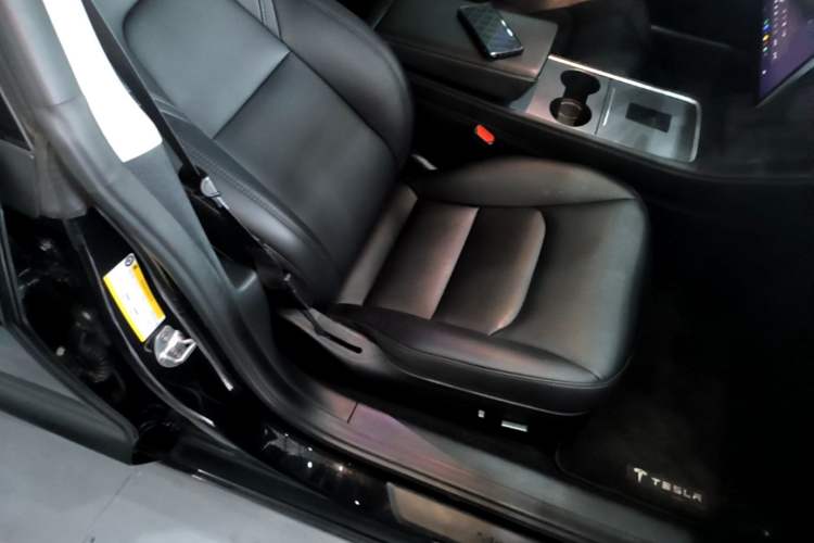 Used Tesla Model 3 2022 Rear-Wheel-Drive Version Right Front Seat