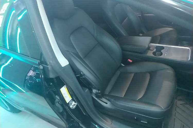 Used Tesla Model 3 2022 Rear-Wheel-Drive Version Right Front Seat