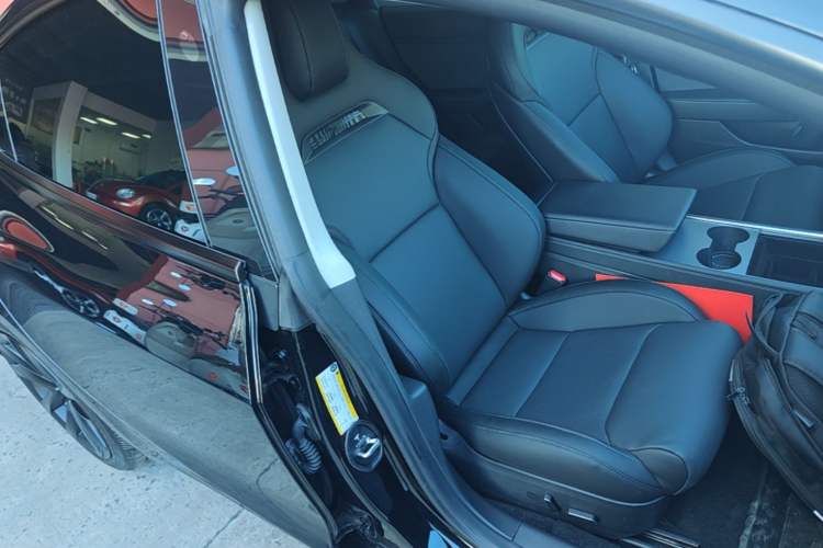 Used Tesla Model 3 2022 Rear-Wheel-Drive Version Right Front Seat