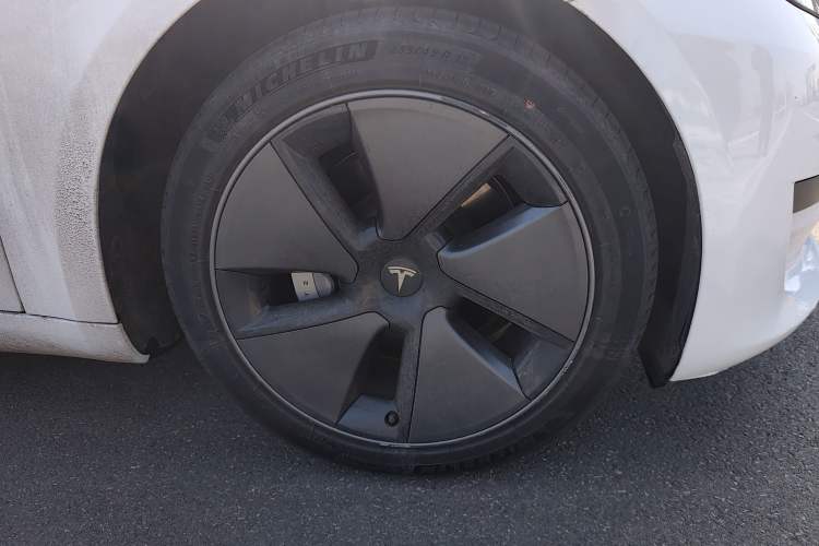 Used Tesla Model 3 2022 Rear-Wheel-Drive Version Right Front Wheel Hub