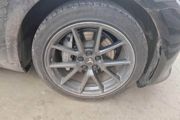 Used Tesla Model 3 2022 Rear-Wheel-Drive Version Right Front Wheel Hub