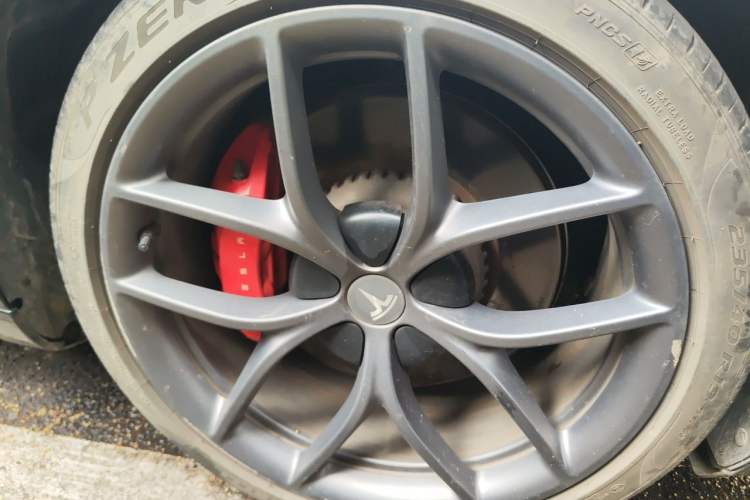 Used Tesla Model 3 2022 Rear-Wheel-Drive Version Right Front Wheel Hub