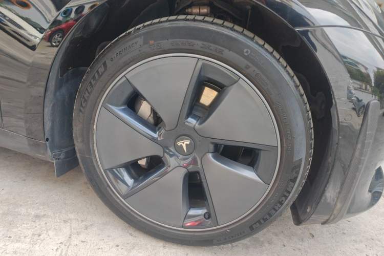Used Tesla Model 3 2022 Rear-Wheel-Drive Version Right Front Wheel Hub