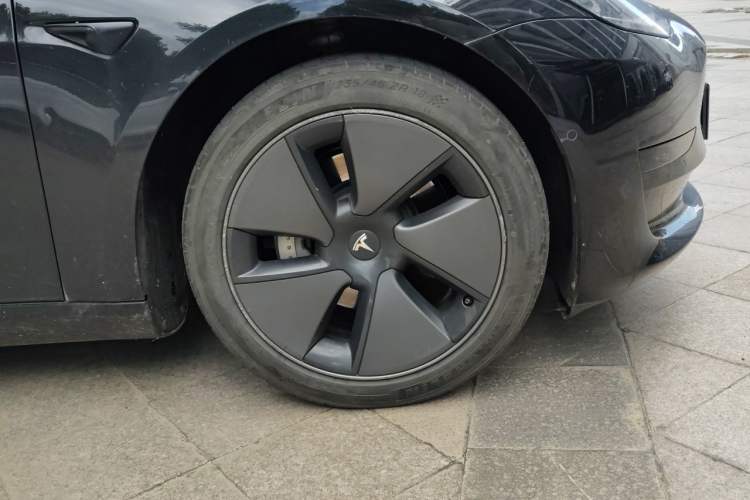 Used Tesla Model 3 2022 Rear-Wheel-Drive Version Right Front Wheel Hub