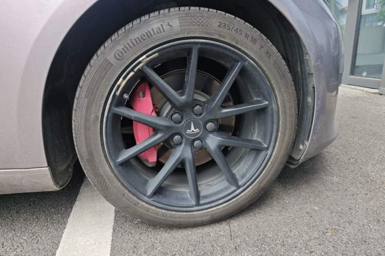Used Tesla Model 3 2022 Rear-Wheel-Drive Version Right Front Wheel Hub