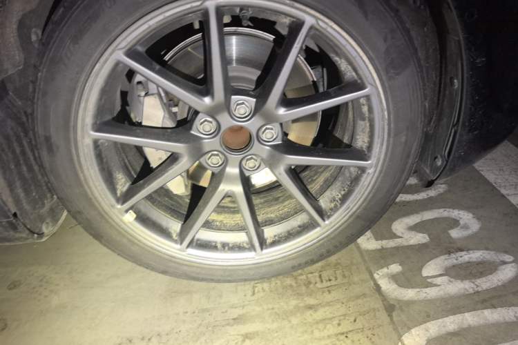 Used Tesla Model 3 2022 Rear-Wheel-Drive Version Right Front Wheel Hub