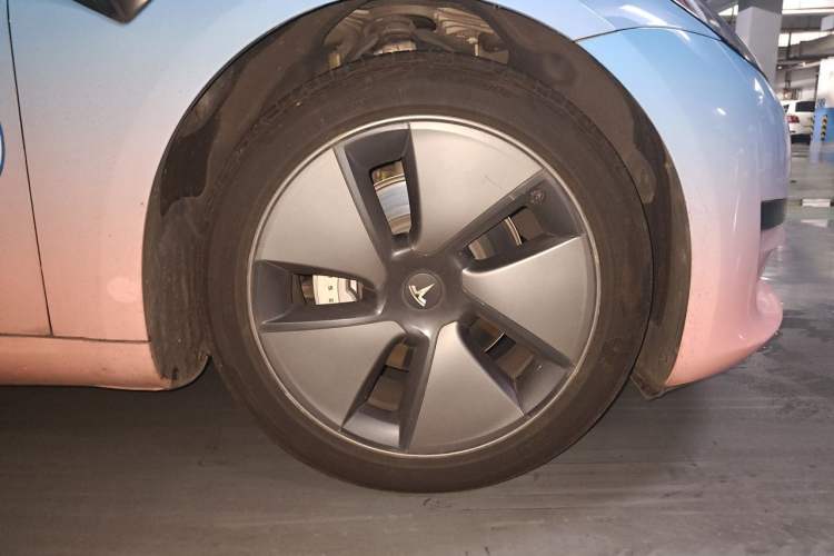 Used Tesla Model 3 2022 Rear-Wheel-Drive Version Right Front Wheel Hub