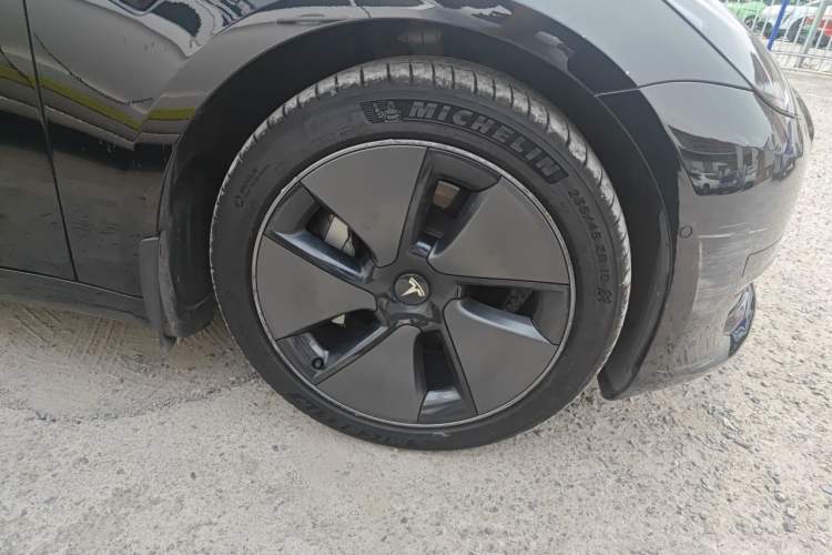 Used Tesla Model 3 2022 Rear-Wheel-Drive Version Right Front Wheel Hub