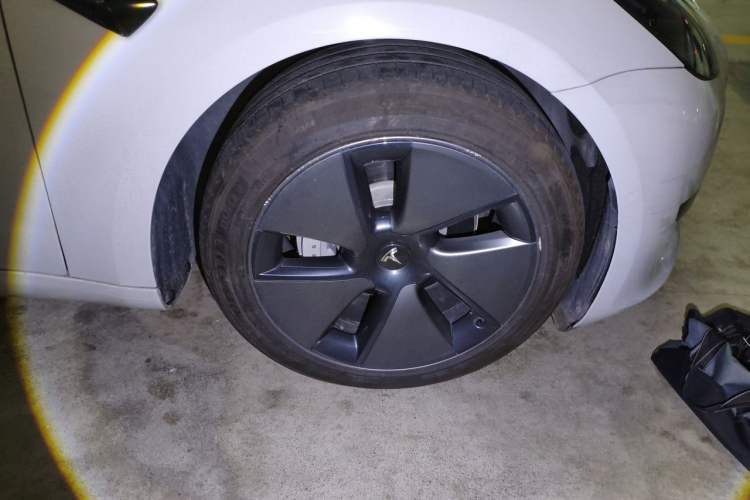 Used Tesla Model 3 2022 Rear-Wheel-Drive Version Right Front Wheel Hub