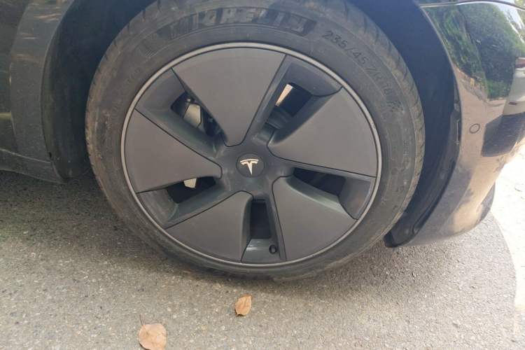 Used Tesla Model 3 2022 Rear-Wheel-Drive Version Right Front Wheel Hub