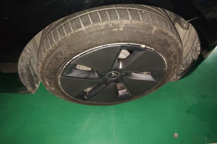 Used Tesla Model 3 2022 Rear-Wheel-Drive Version Right Front Wheel Hub