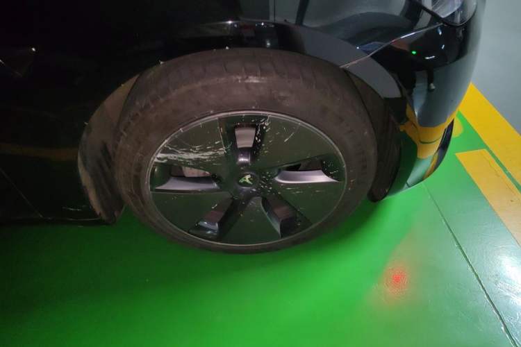 Used Tesla Model 3 2022 Rear-Wheel-Drive Version Right Front Wheel Hub