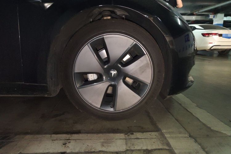 Used Tesla Model 3 2022 Rear-Wheel-Drive Version Right Front Wheel Hub