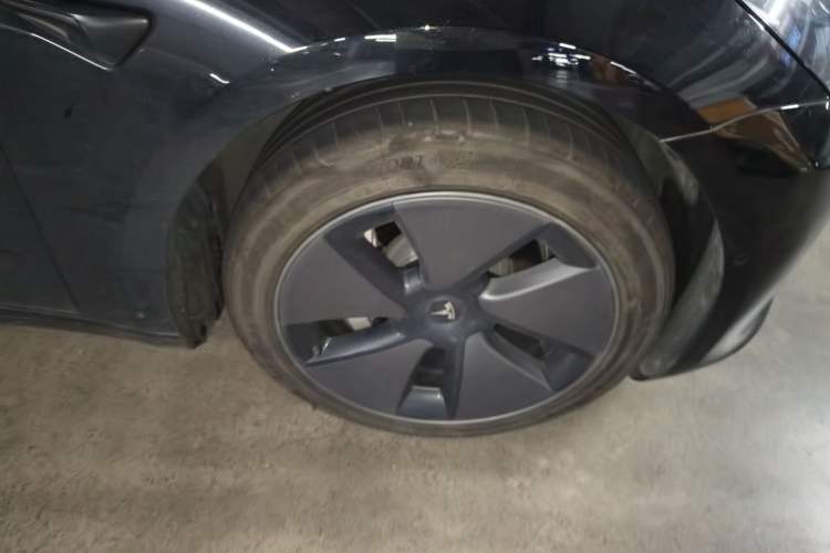 Used Tesla Model 3 2022 Rear-Wheel-Drive Version Right Front Wheel Hub