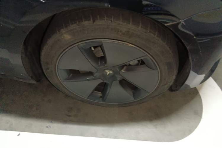 Used Tesla Model 3 2022 Rear-Wheel-Drive Version Right Front Wheel Hub
