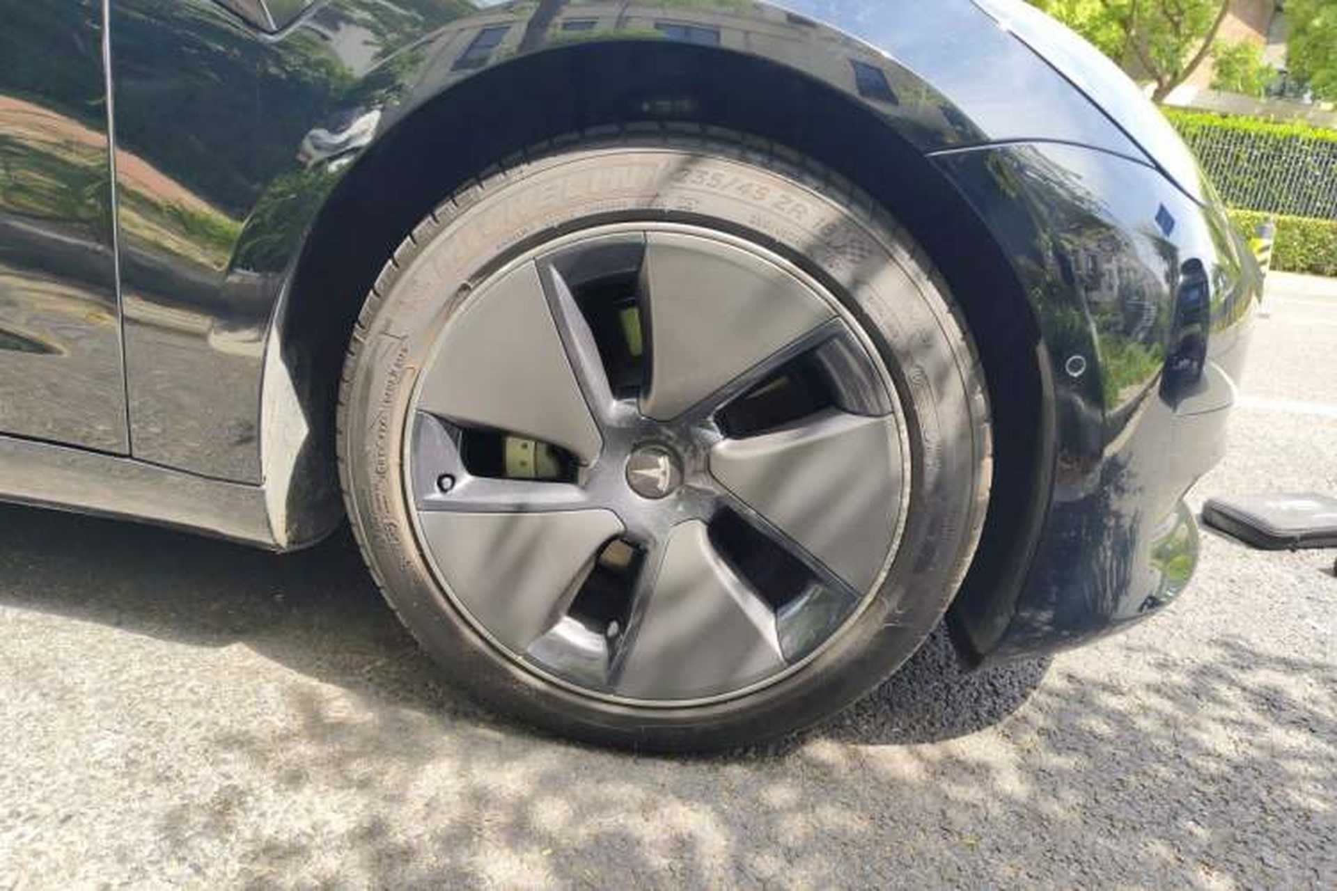 Used Tesla Model 3 2022 Rear-Wheel-Drive Version Right Front Wheel Hub