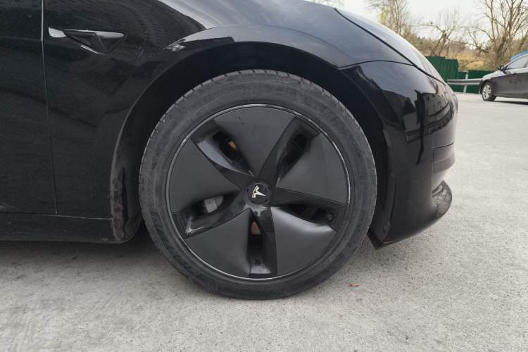 Used Tesla Model 3 2022 Rear-Wheel-Drive Version Right Front Wheel Hub