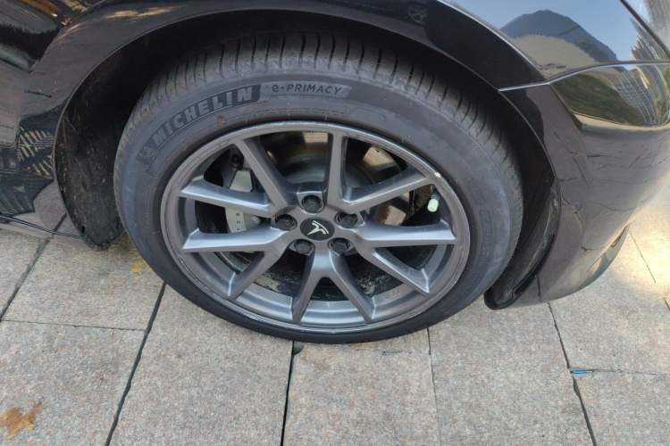 Used Tesla Model 3 2022 Rear-Wheel-Drive Version Right Front Wheel Hub