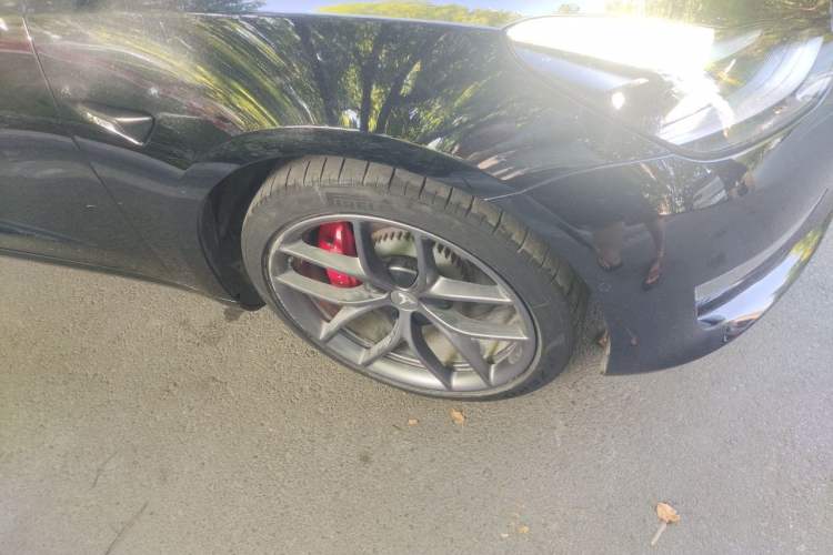 Used Tesla Model 3 2022 Performance High-Performance All-Wheel-Drive Version Right Front Wheel Hub