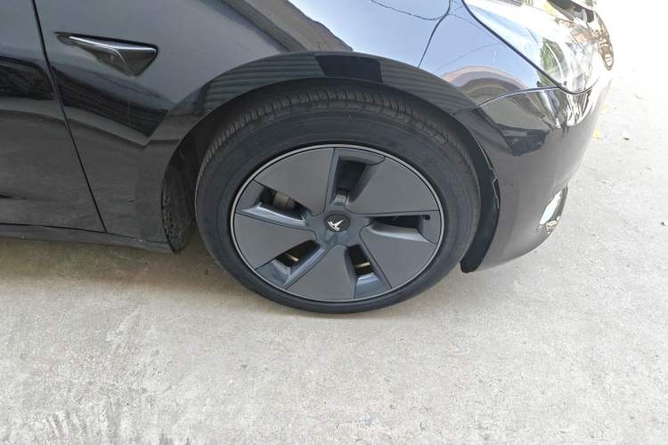 Used Tesla Model 3 2022 Rear-Wheel-Drive Version Right Front Wheel Hub