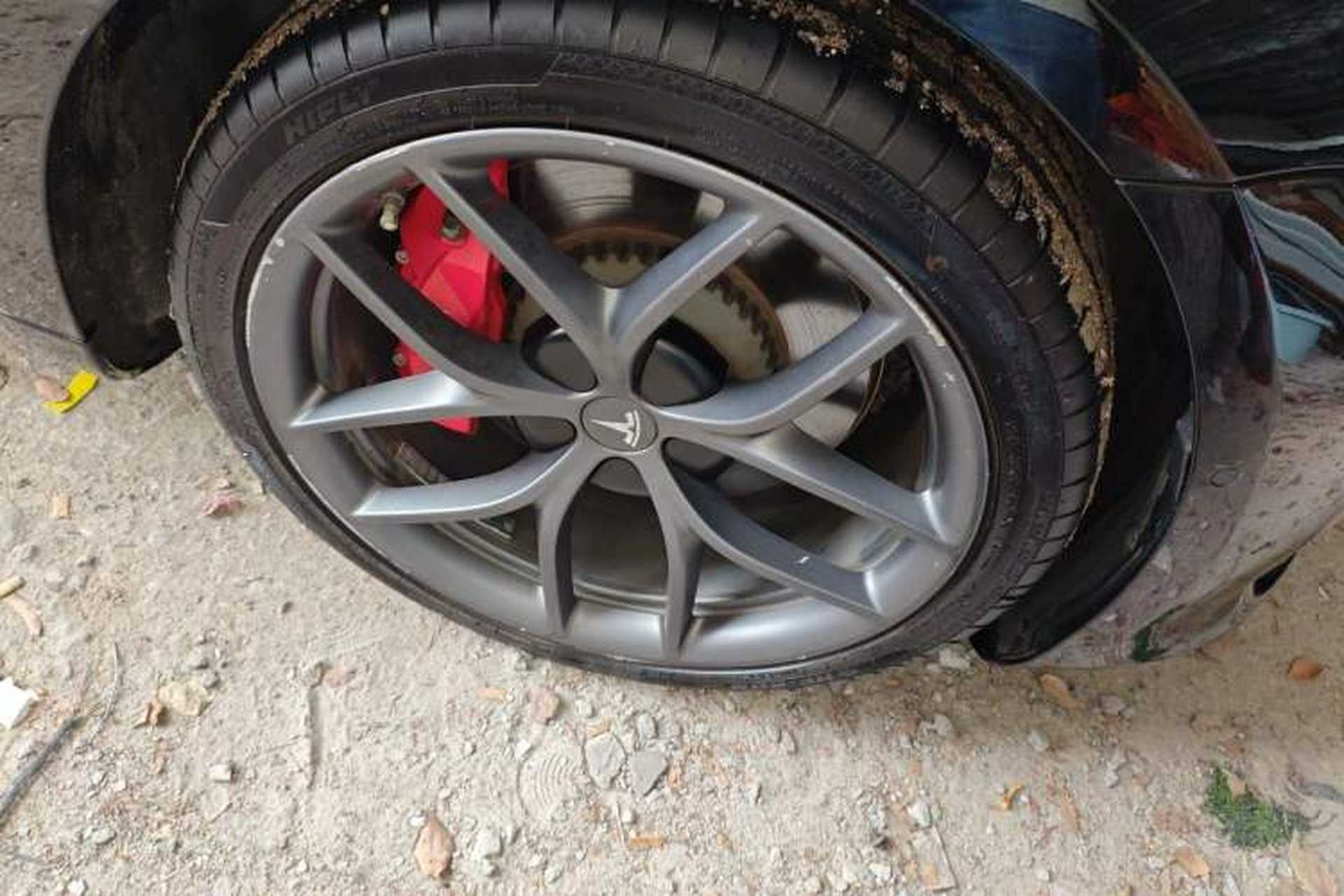 Used Tesla Model 3 2022 Performance High-Performance All-Wheel-Drive Version Right Front Wheel Hub