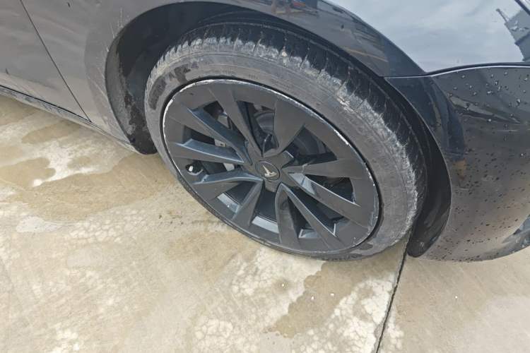 Used Tesla Model 3 2022 Rear-Wheel-Drive Version Right Front Wheel Hub