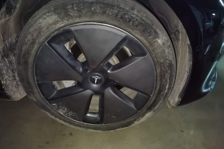 Used Tesla Model 3 2022 Rear-Wheel-Drive Version Right Front Wheel Hub